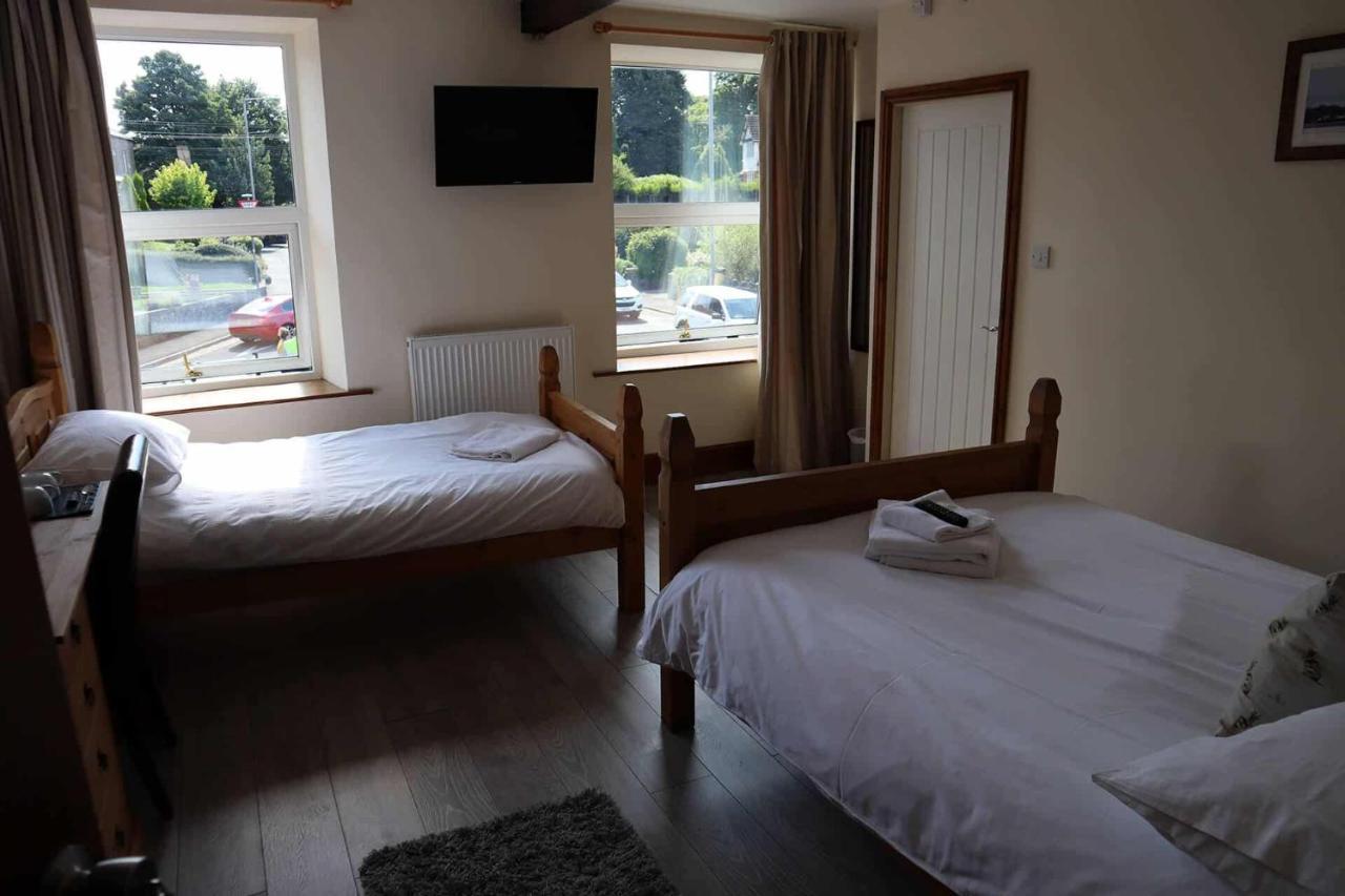 The Hare & Hounds Inn Foulridge Exteriör bild